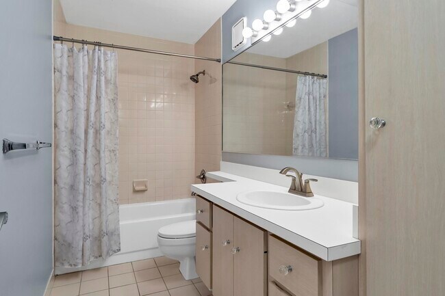 Building Photo - 8159 Andover Ct