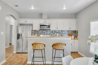 Building Photo - 925 S Brighton Ave