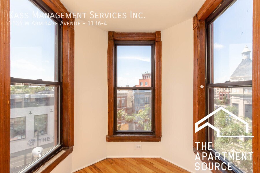 Building Photo - 1130 W Armitage Ave