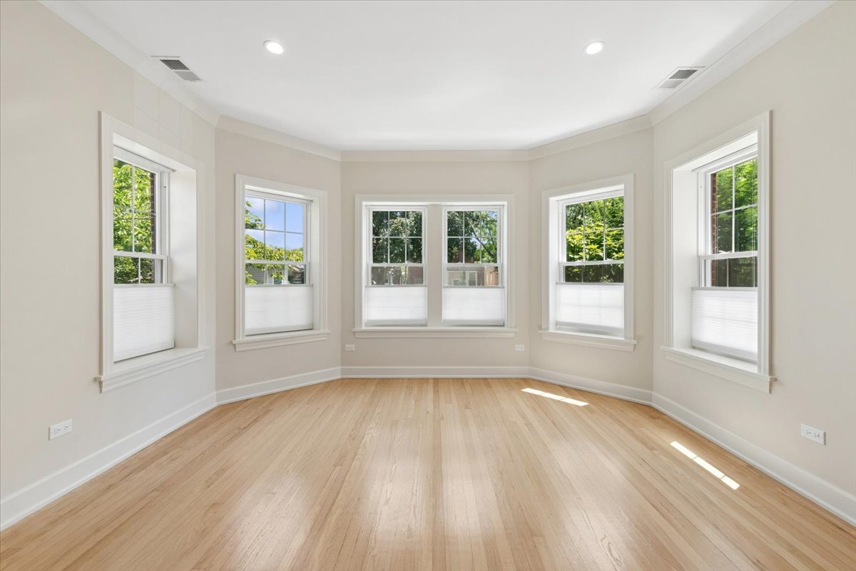 Living Room View #2 - 5028 N Mozart St