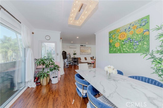 Building Photo - 358 S Gramercy Pl