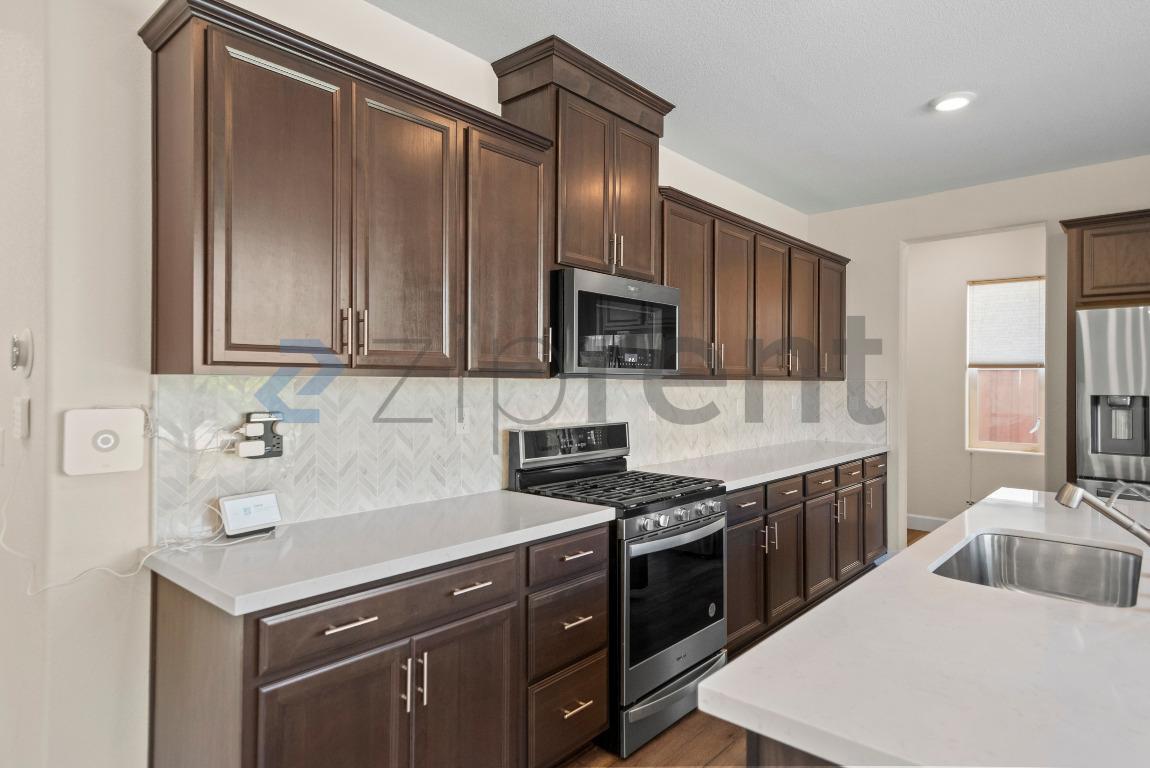 Building Photo - 5587 Howell Mountain Ln