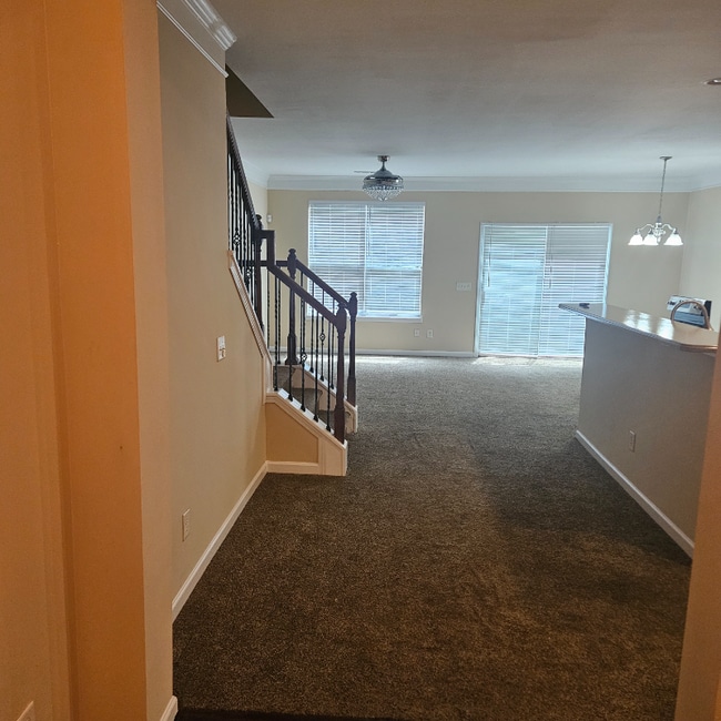 Building Photo - 1052 Crown Blvd