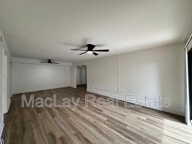 Building Photo - 3825 E Camelback Rd