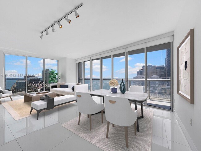 Building Photo - 495 Brickell Ave