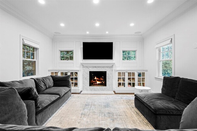Building Photo - 16 Hilltop Dr