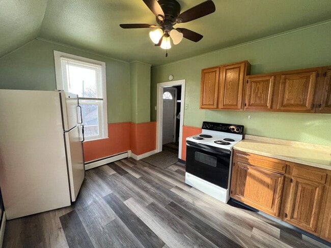 Building Photo - AVAILABLE JUNE - Billings Park Upper Duplex