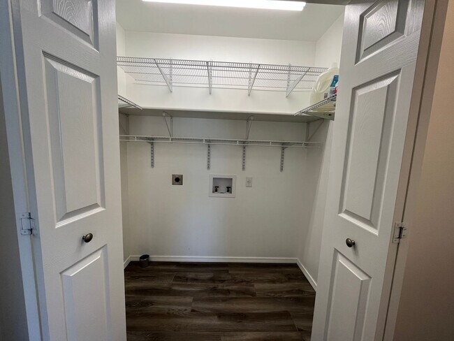Building Photo - Newer, energy efficient, pet friendly home...