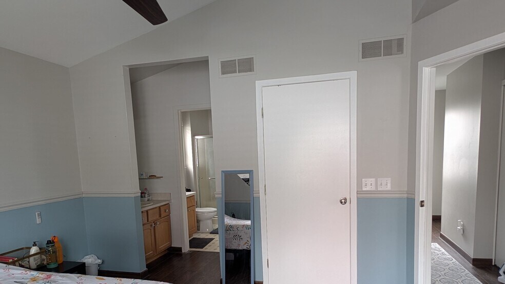 Master bedroom - 1617 Norton Creek Blvd