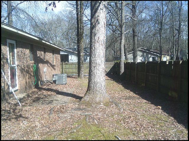 Building Photo - 400 Maxine Ave