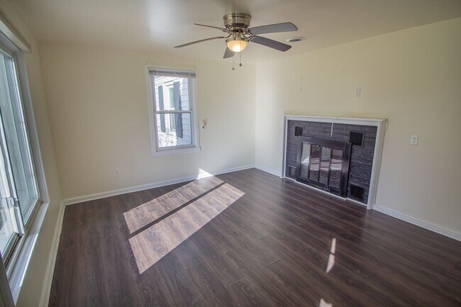 Building Photo - 934 Mohegan Rd