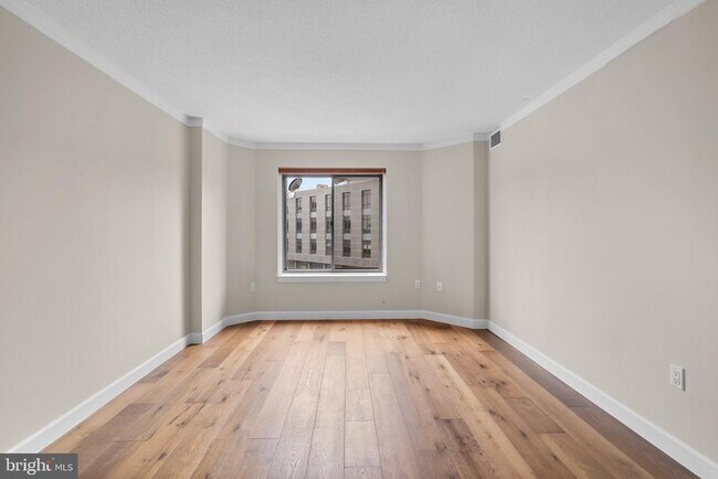 Building Photo - 2111 Wisconsin Ave NW
