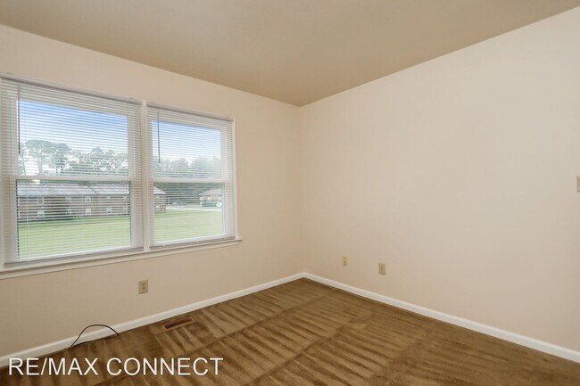 Building Photo - 3 br, 2.5 bath House - 76 Charles Parish