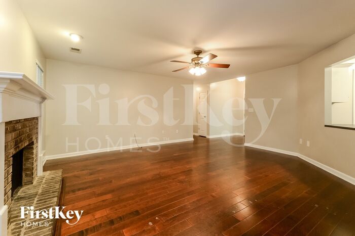Building Photo - 501 Baronne St
