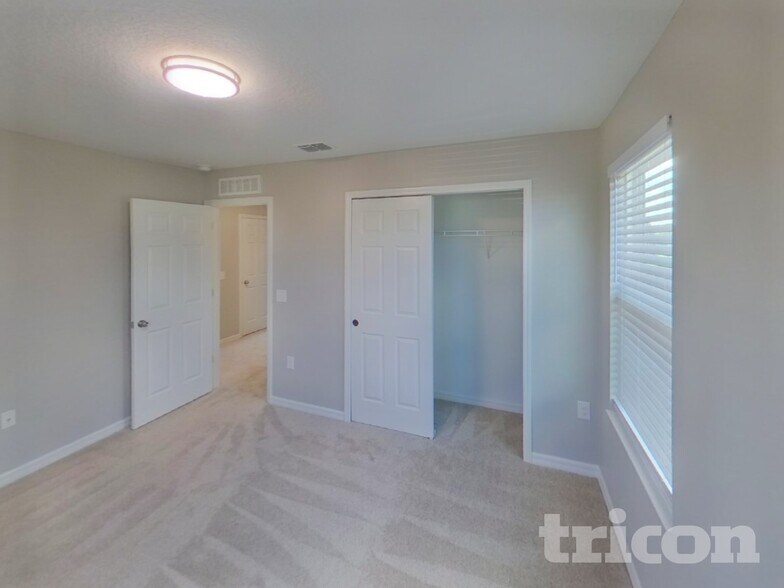 Building Photo - 10710 Southern Forest Dr