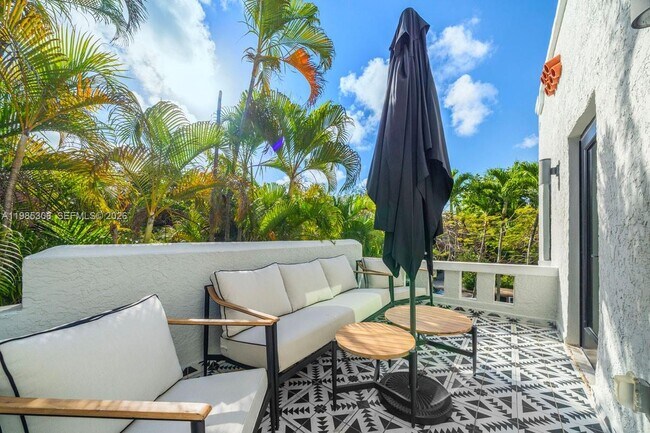 Building Photo - 151 NE 43rd St