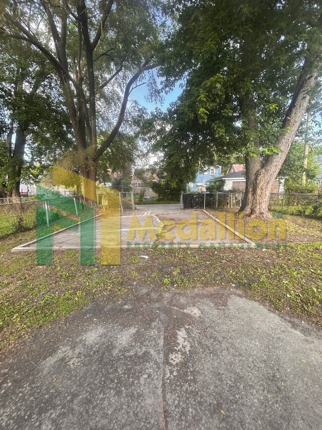 Building Photo - Updated 3-Bedroom Raised Brick Ranch with Spacious Backyard