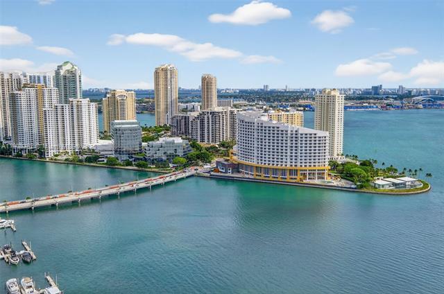 Building Photo - 1155 Brickell Bay Dr