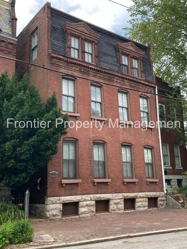 Building Photo - 2511 S 9th St