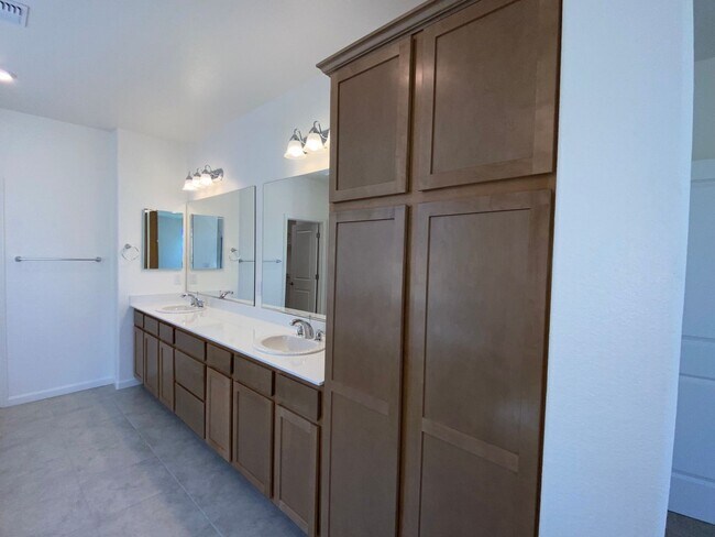 Building Photo - Built 2024 Spanish Springs Reno 5 Bedroom ...