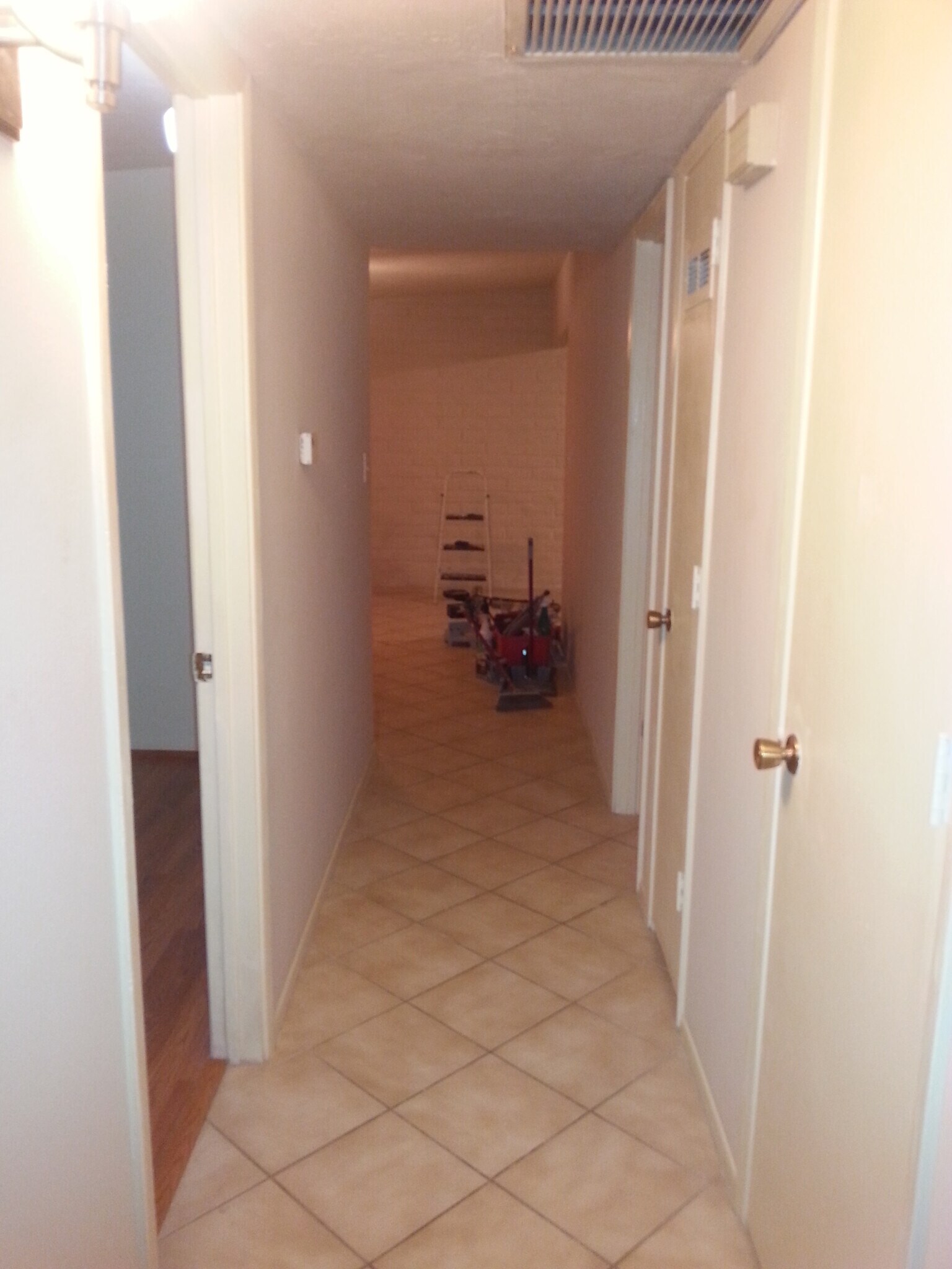 Building Photo - 3001 E Blacklidge Dr