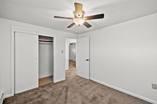 Building Photo - AVAILABLE AUGUST 1ST!! GORGEOUS 3 BEDROOM IN MUNHALL!