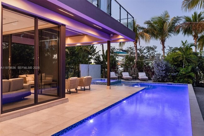 Building Photo - 723 NE 77th St