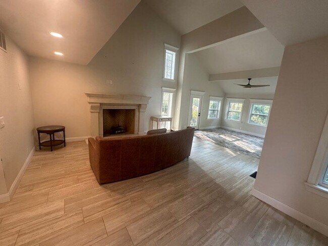 Building Photo - Upscale Secluded Oasis in Bixby - 5 Beds/3.5 Baths - Separate Mother-in-Law Quarters!