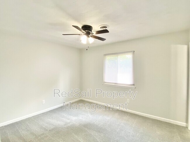 Building Photo - 701 Whitney Ct