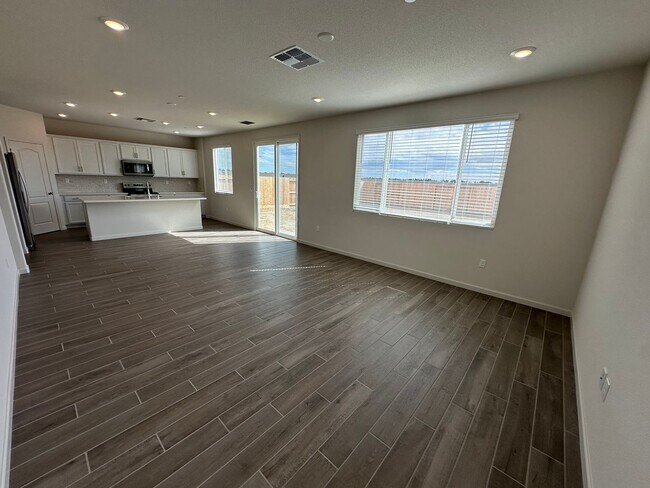 Building Photo - Gorgeous Brand New 3 Bedroom 2.5 Bath Home