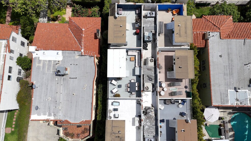 Building Photo - 839 S Holt Ave