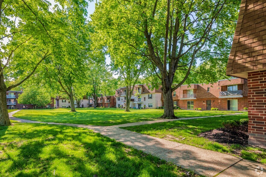 Community - Jamestown Village Apartments