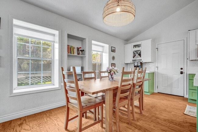 Building Photo - 14501 Wesfall Rd., Tustin CA 92780 5 BR, 3...
