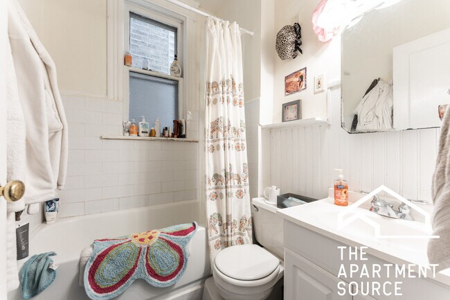 Building Photo - 1029 W Montana St