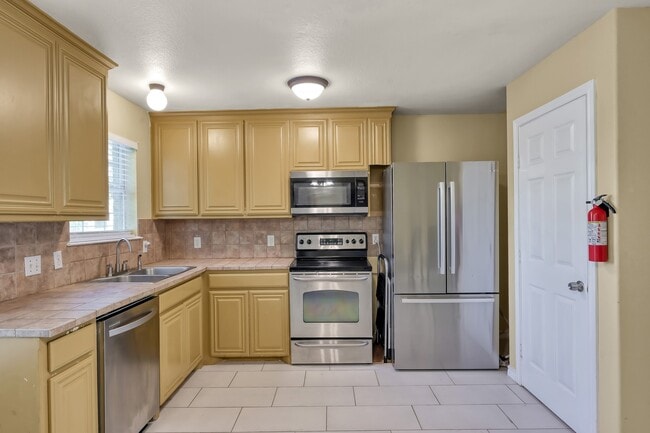 Building Photo - 125 Pine St