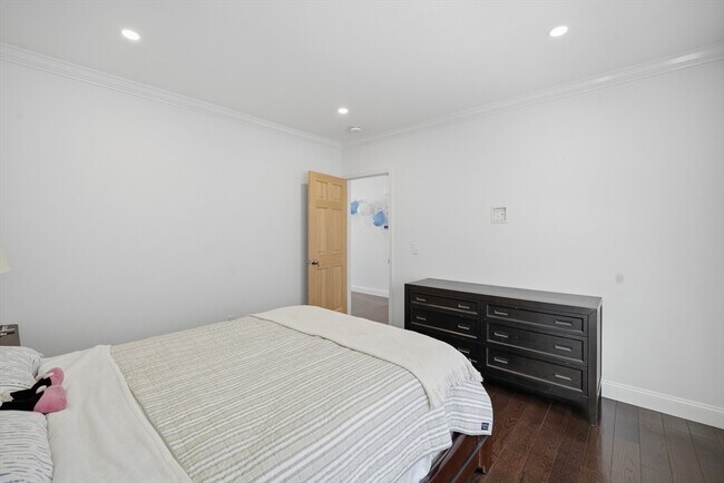 Building Photo - 34 Wilson Ave