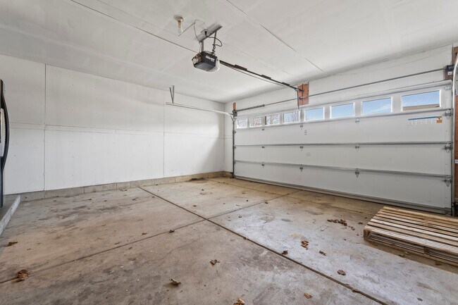 Building Photo - 32804 Bending Creek Road