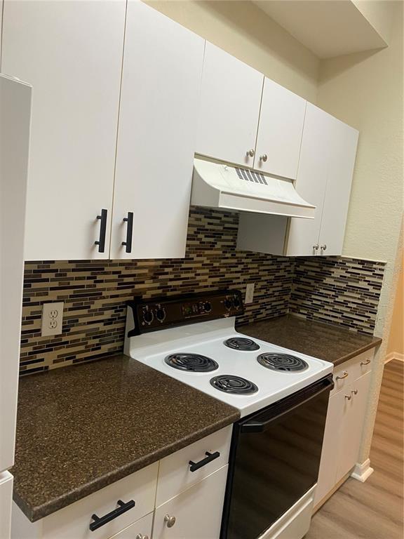 Building Photo - 17110 Carrington Park Dr
