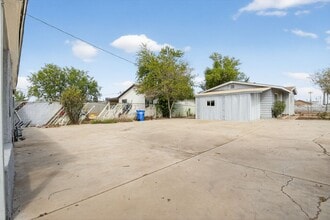 Building Photo - 1410 S 24th Ave