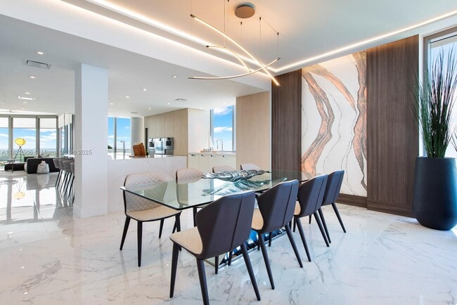 Building Photo - 15701 Collins Ave