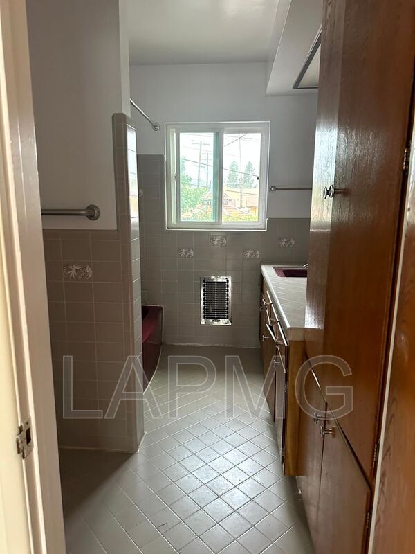 Building Photo - 2272 White St