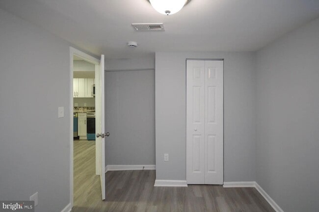 Building Photo - 46670 Midway Dr