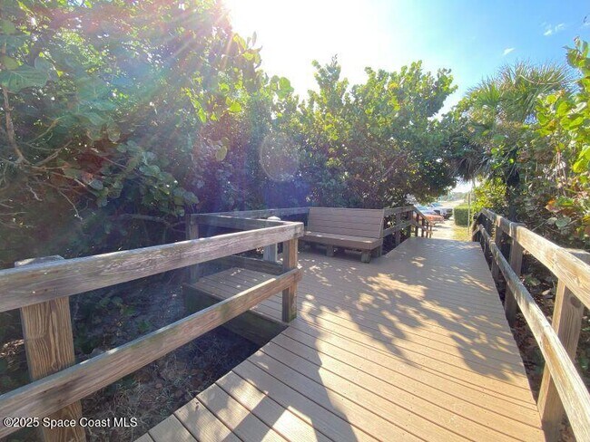 Building Photo - 404 Taylor Ave