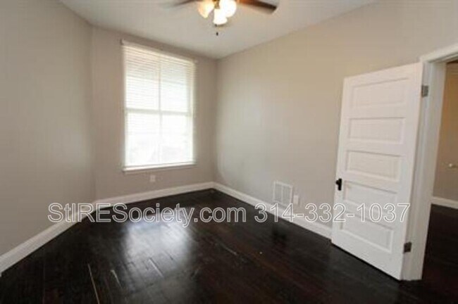 Building Photo - 3618-3620 Hartford St