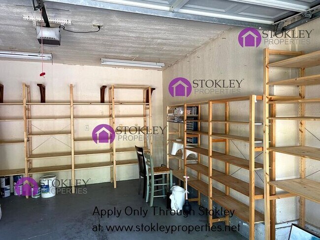 Building Photo - 1975 Shuey Ave