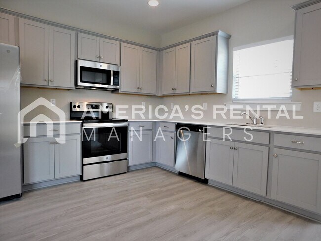 Building Photo - 15537 Crimson Rdg Cir