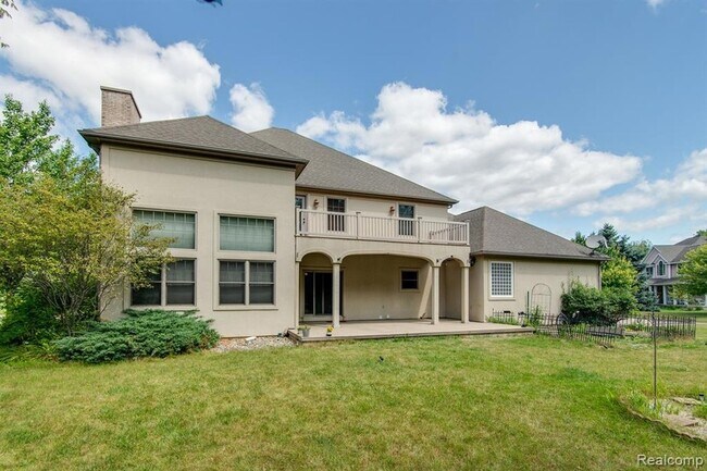 Building Photo - 1821 Woods Way