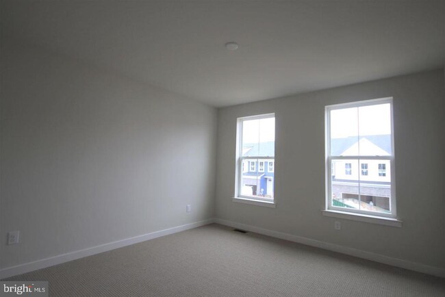Building Photo - 111 Wynstone Ct