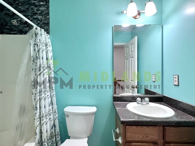 Building Photo - 523 Whitewater Dr