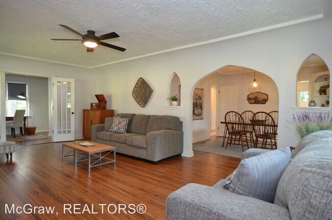 Building Photo - 4 br, 2 bath House - 1132 S. Braden Ave.